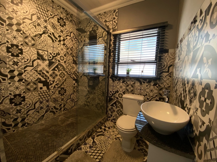 6 Bedroom Property for Sale in Protea Park North West